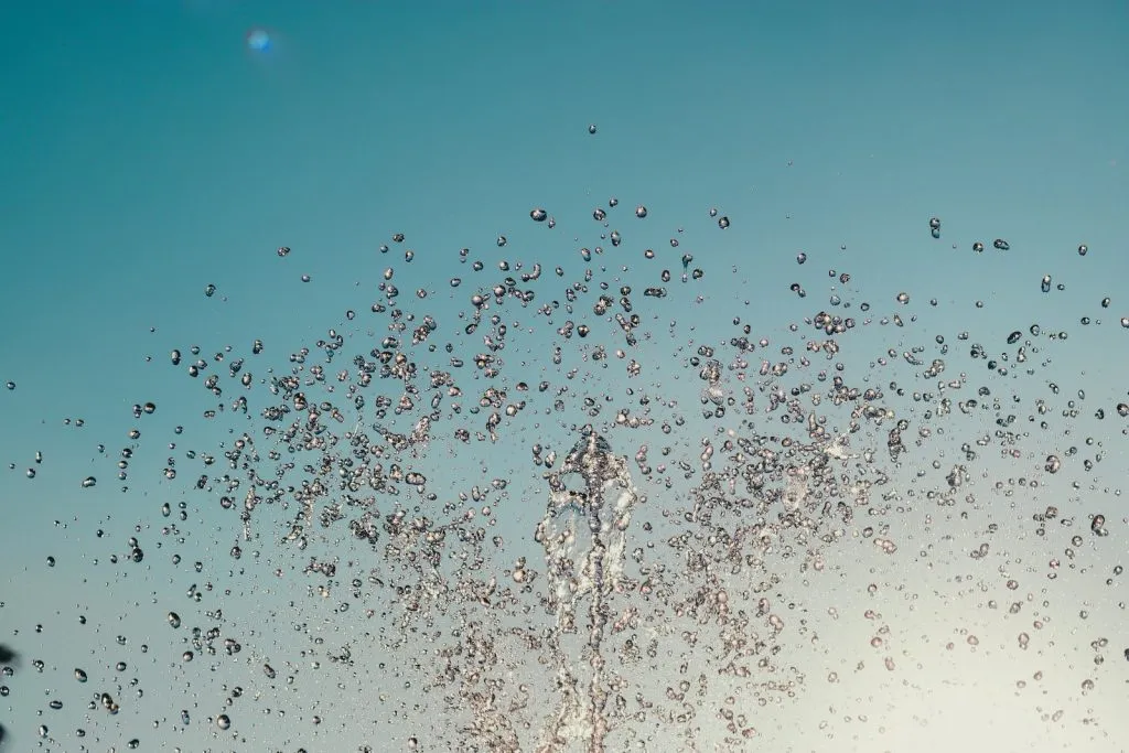 water droplets on glass during daytime